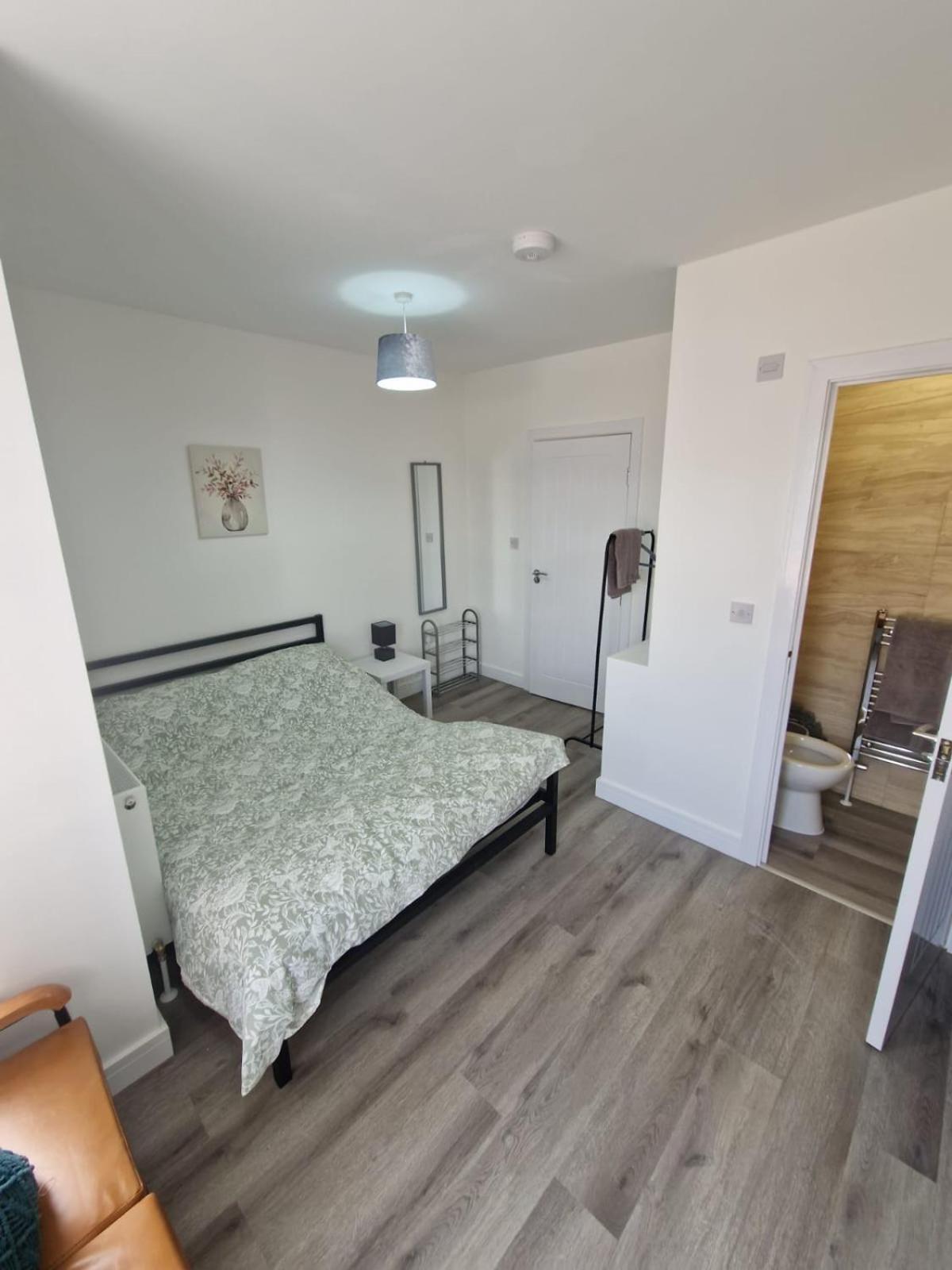 Brand New Studio Flat With Private Bathroom Northampton Ngoại thất bức ảnh